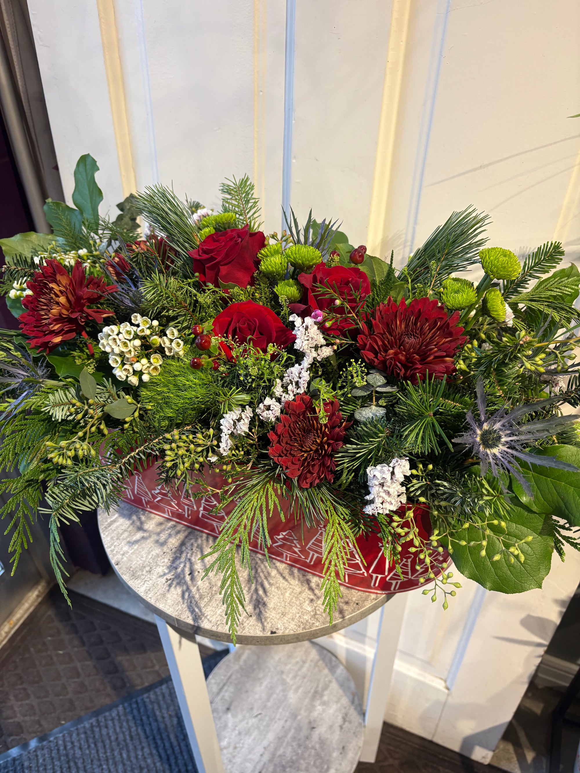 rock in’ round the Christmas tree