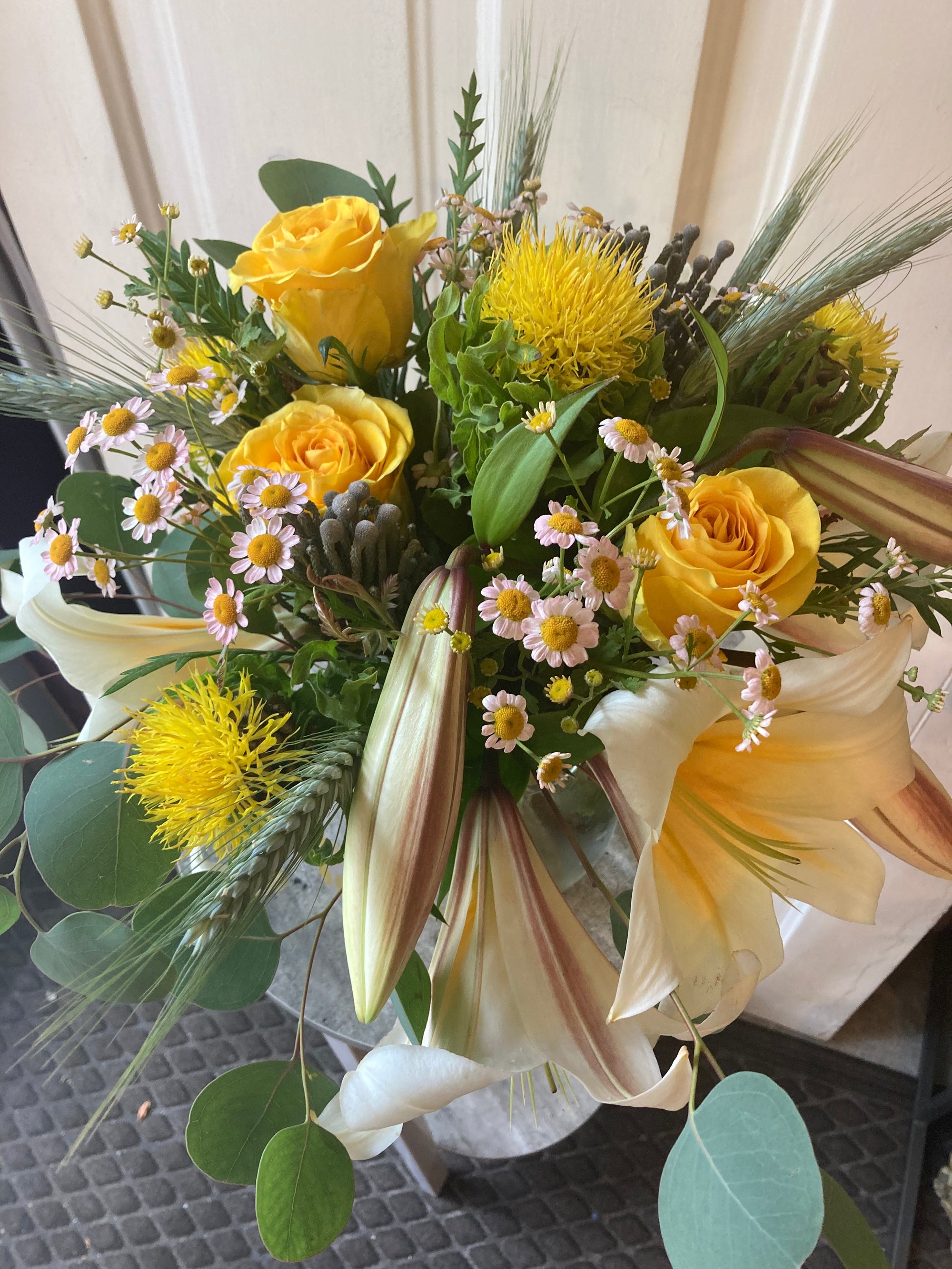 designer’s choice sunshine and lilies