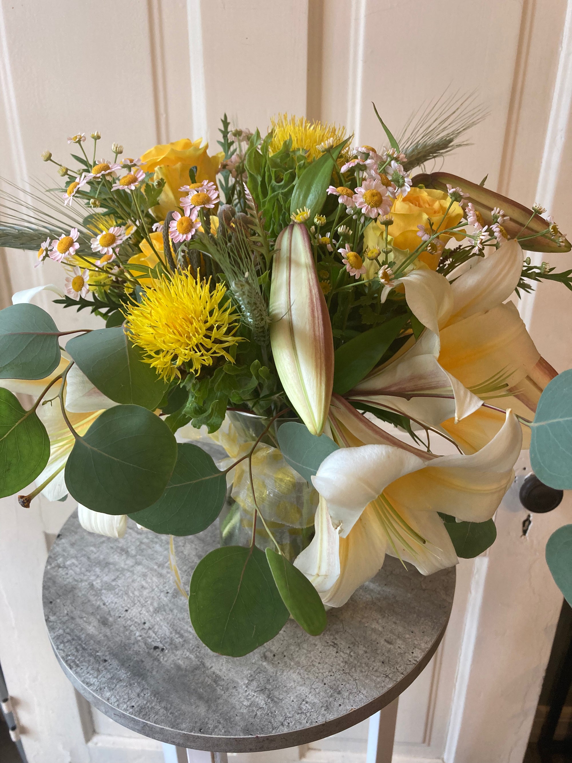 designer’s choice sunshine and lilies